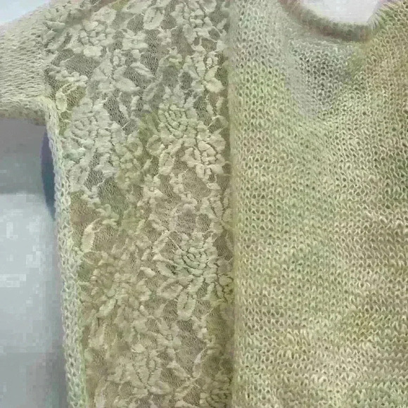 Abercrombie Kids Girls, long sleeve crop top sweater, size XL - Picture 2 of 5